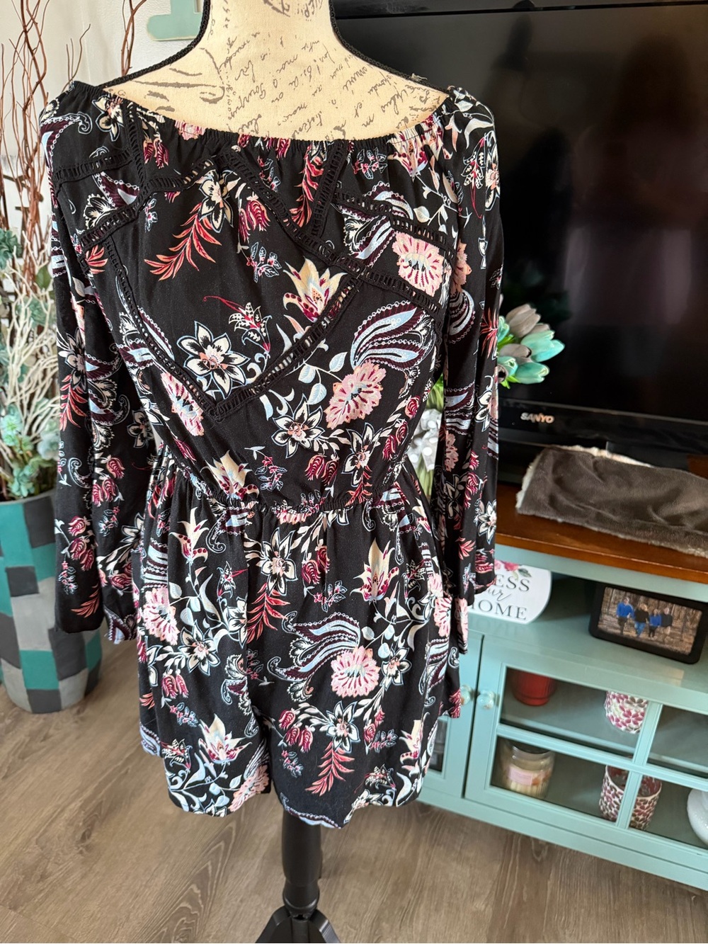 Xhilaration Black Floral Long-Sleeve Romper Size Medium